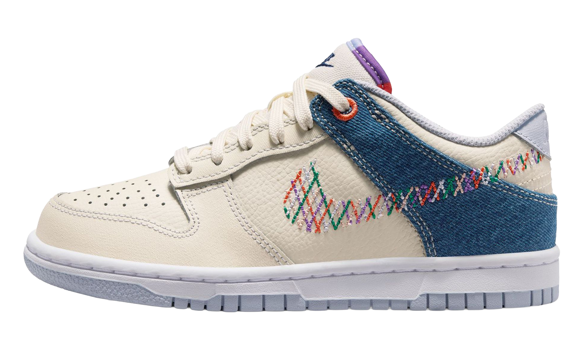 Dunk Low GS "Soft Pearl Blue Denim" IR1825 022