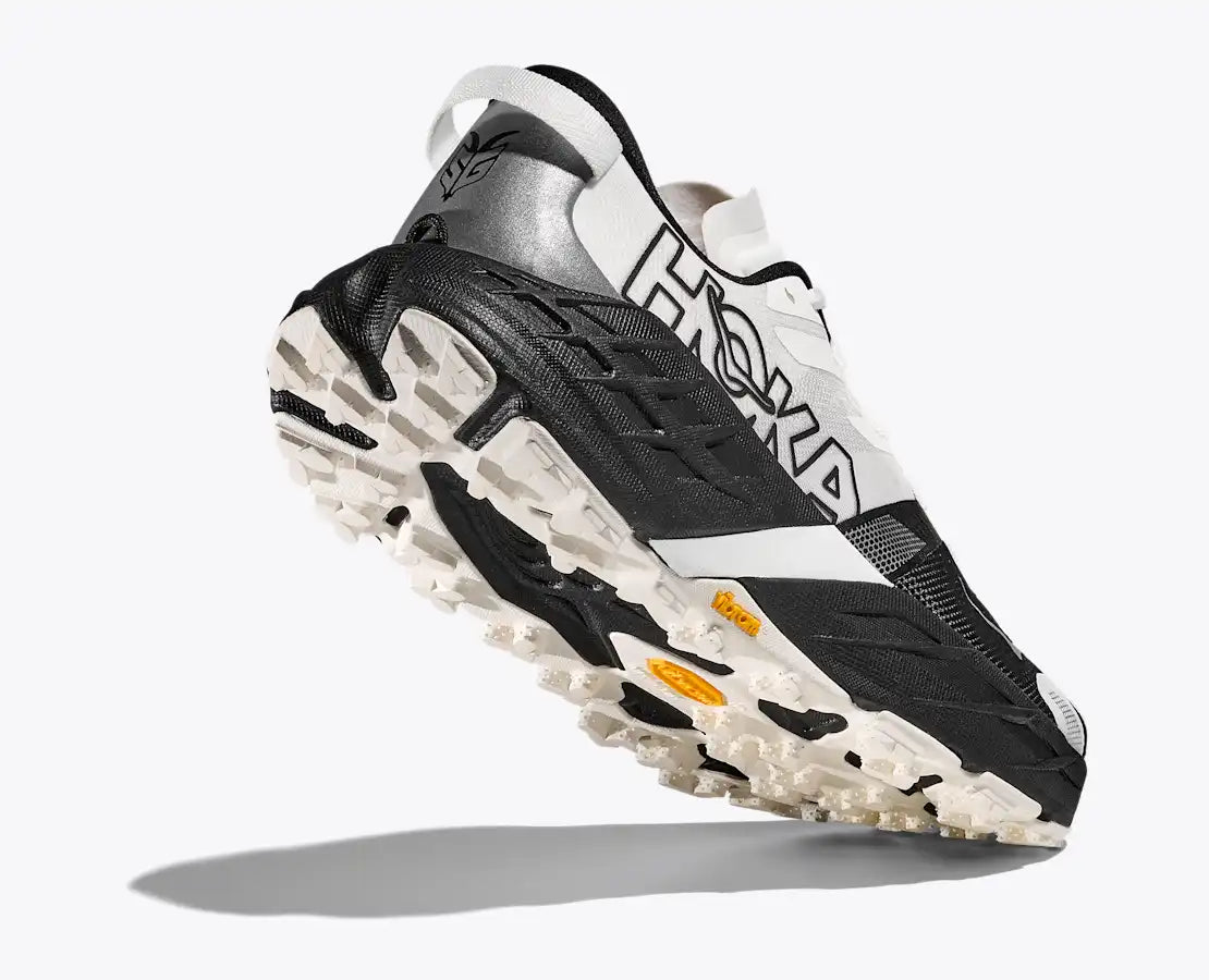 HOKA Men's Speedgoat 7 - BLACK / WHITE