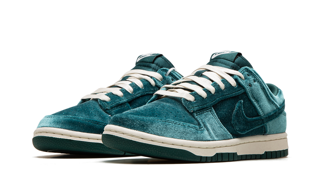 DUNK LO MNS WMNS "Green Velvet" DZ5224 300