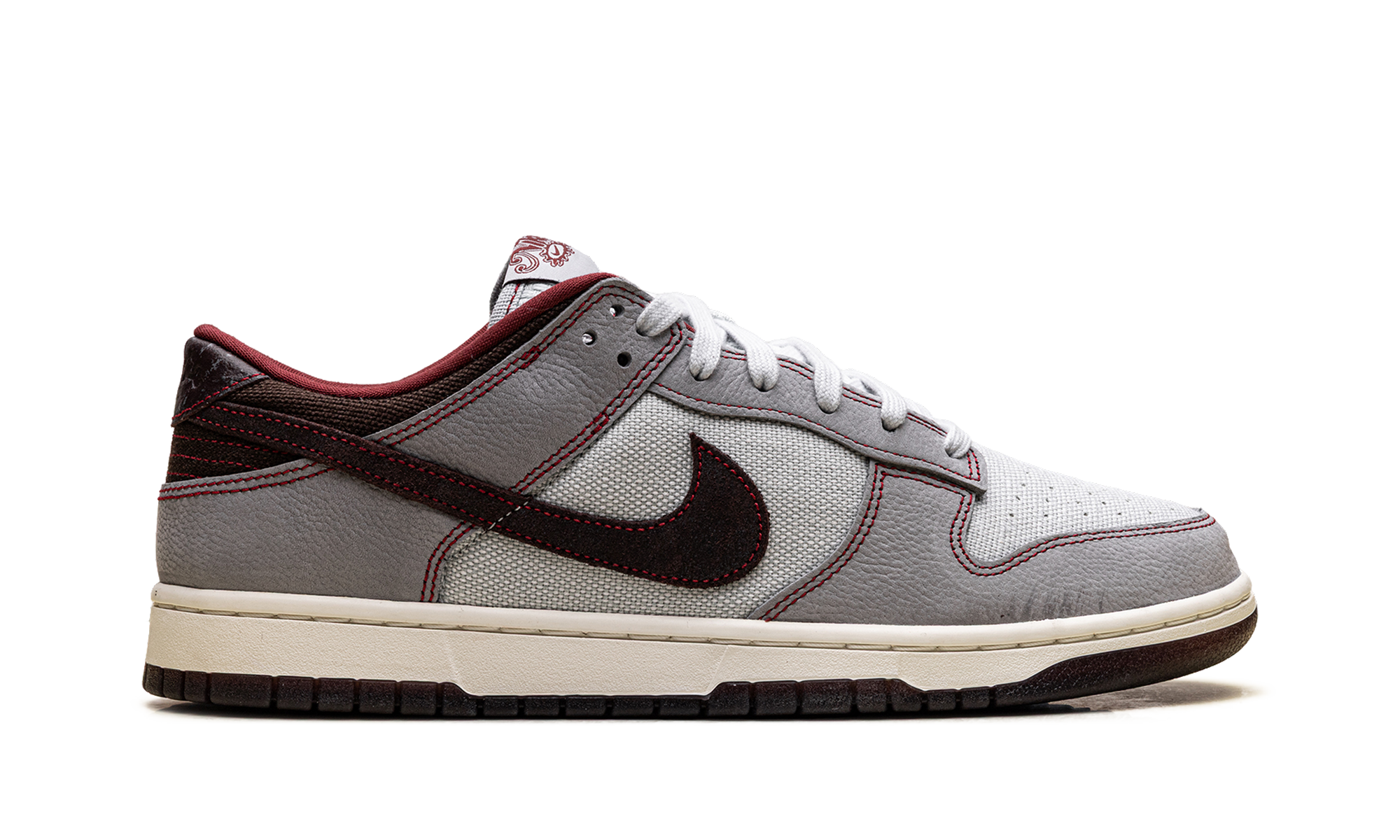 Dunk Low Retro SE "Pure Platinum / Wolf Grey / Team Red / Burgundy Crush" IH1942 001