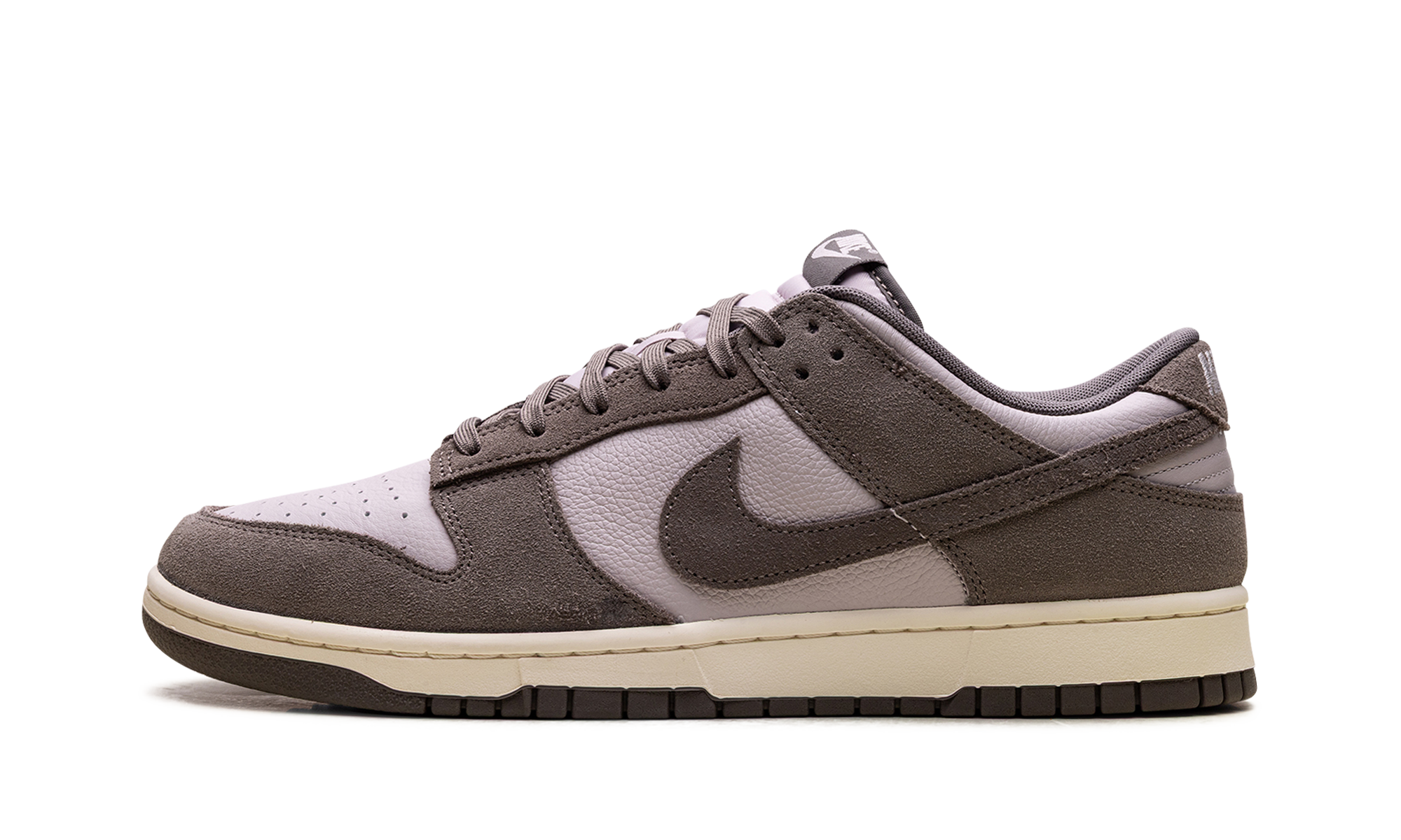 Dunk Low SE "Platinum Violet" FQ8249 001