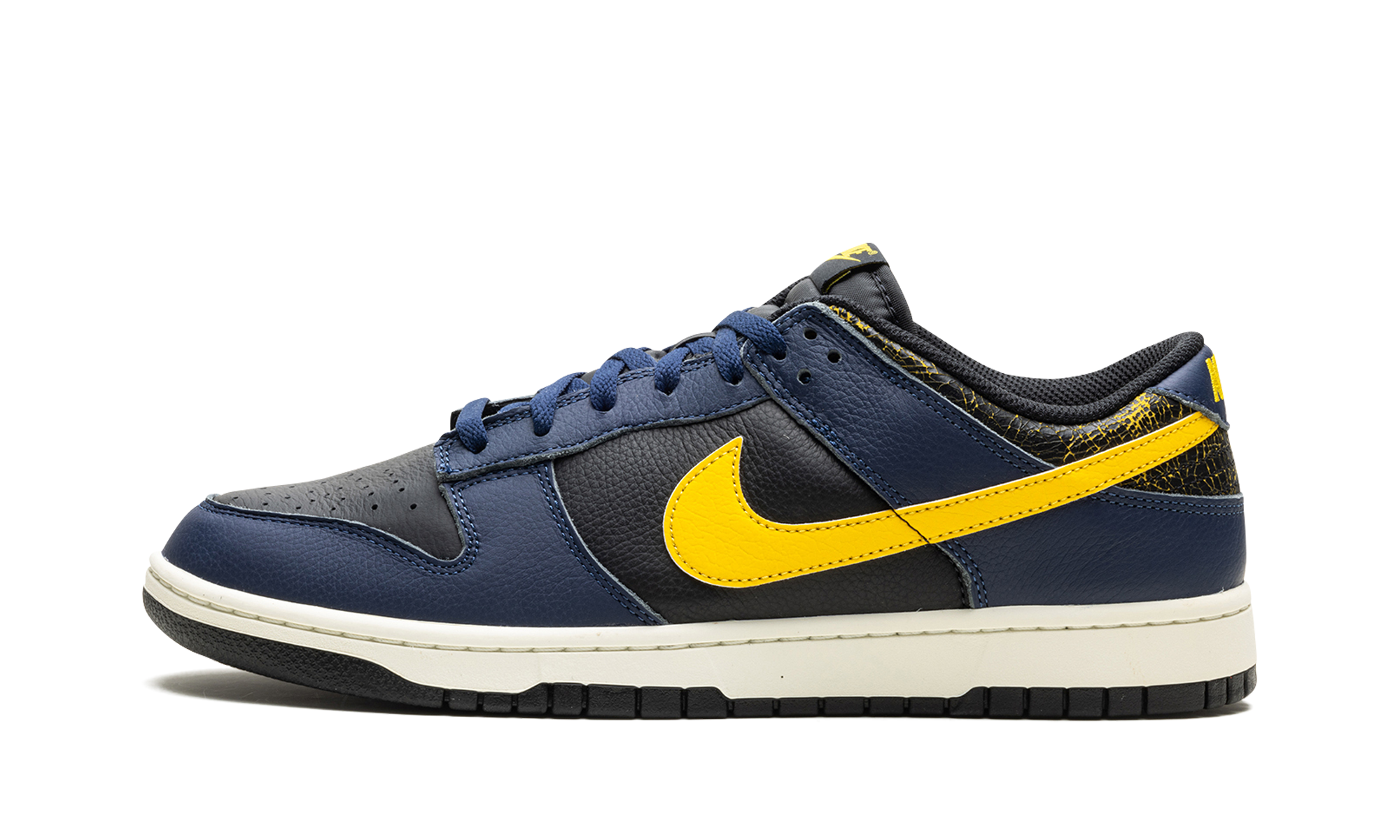 Dunk Low Vintage "Michigan" FZ4014 010
