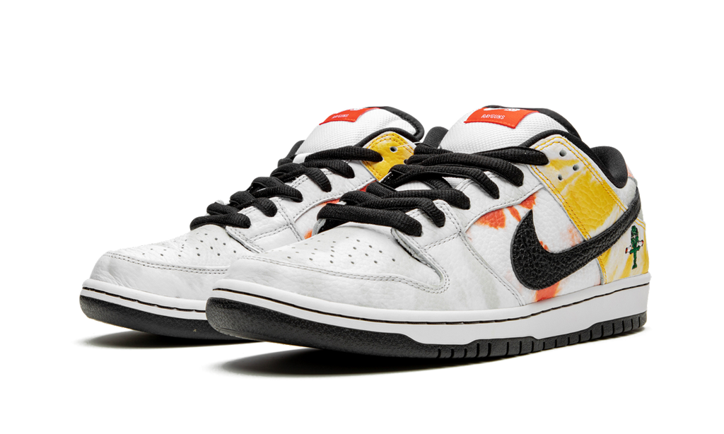 SB Dunk Low "Tie-Dye Rayguns 2019 - White" BQ6832 101
