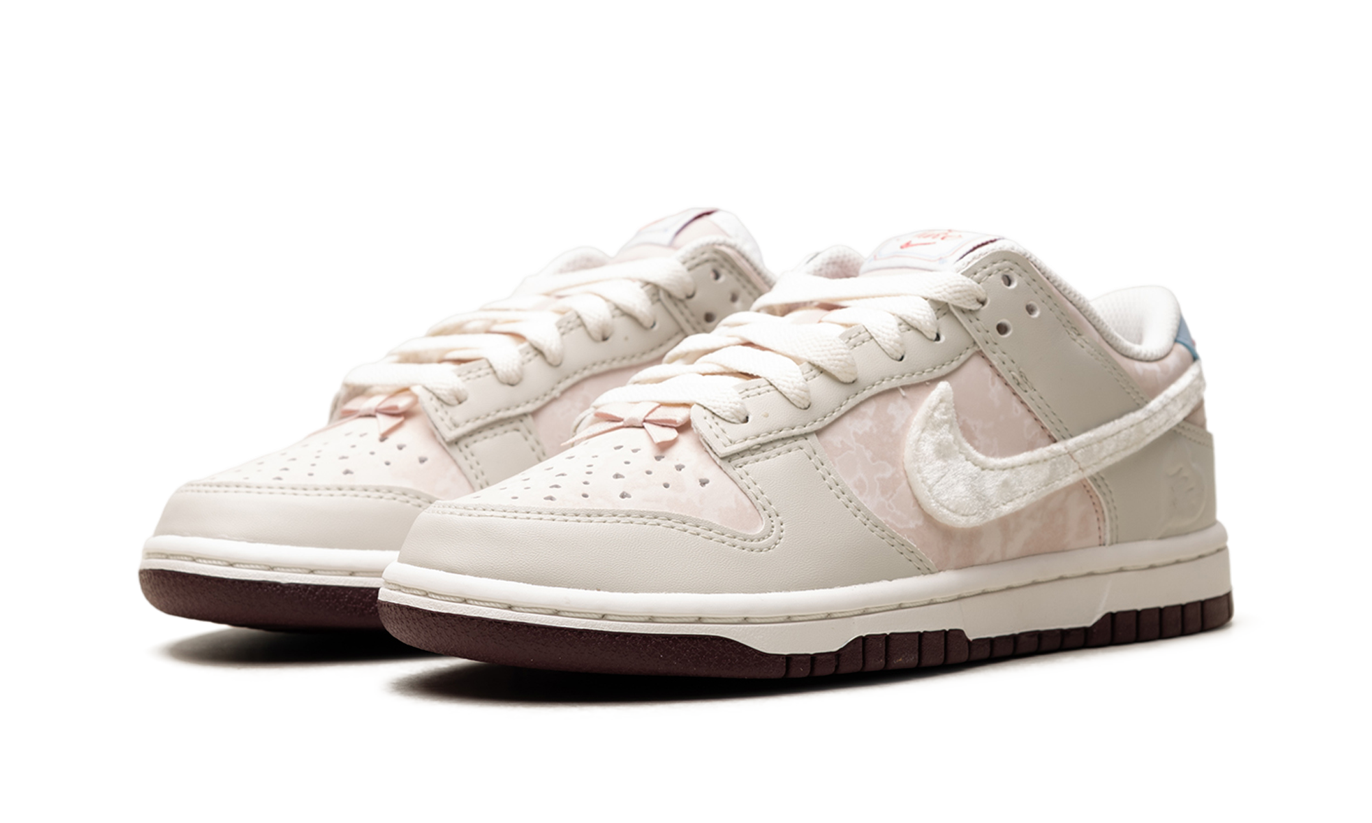 Nike Dunk Low WMNS "Valentine's Day" IQ1145 610