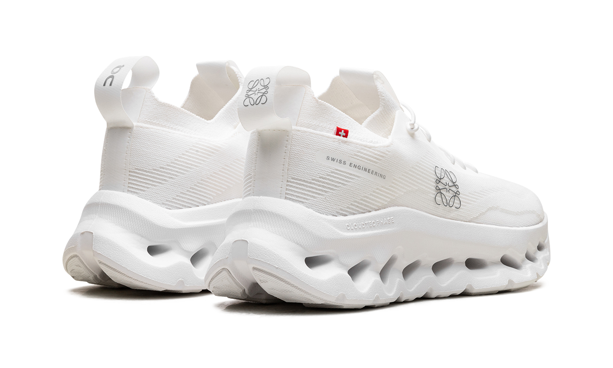 Cloudtilt WMNS "LOEWE All White" 3WD30310108
