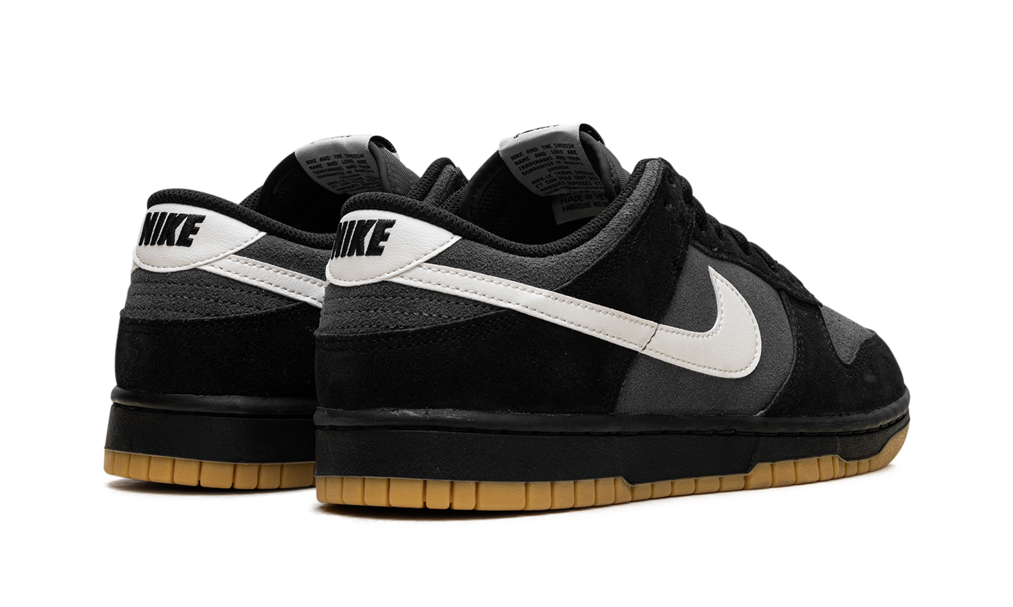 Dunk Low SE "Black Grey Gum" HQ1931 001