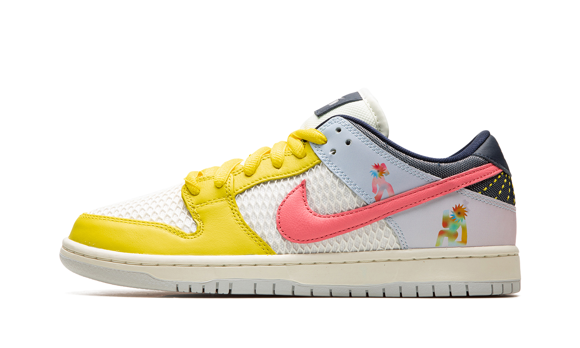 SB Dunk Low "Be True" DX5933 900