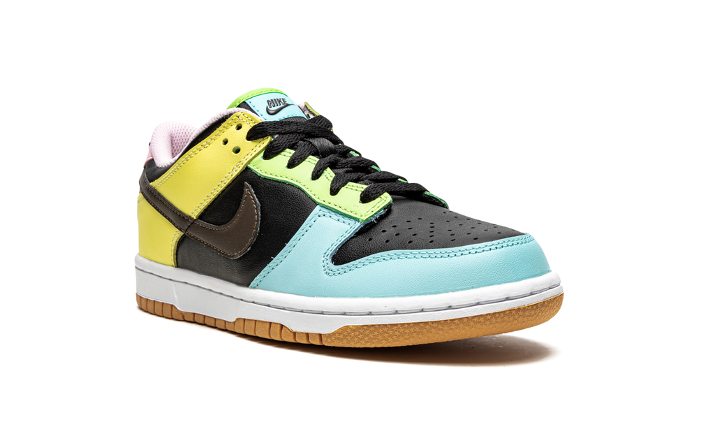 Dunk Low SE GS "Free 99" CZ2496 001