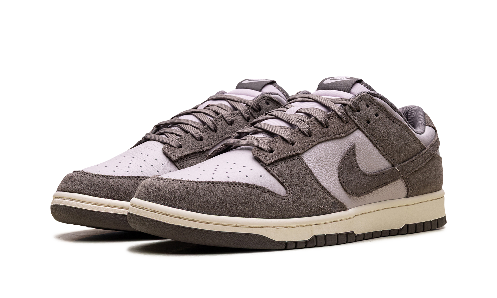 Dunk Low SE "Platinum Violet" FQ8249 001