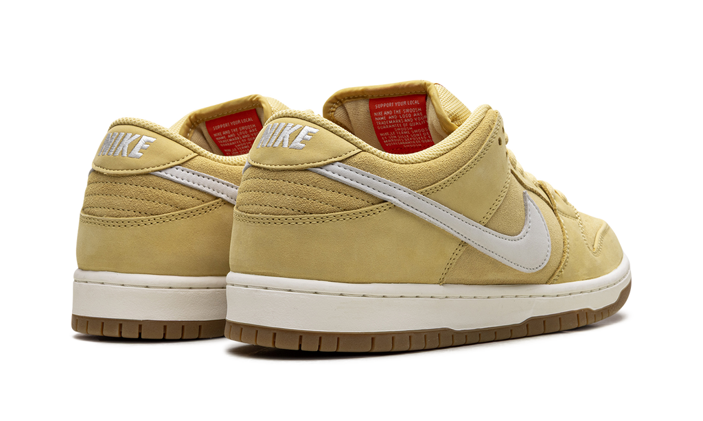 SB Dunk Low "Saturn Gold" FJ1674 700
