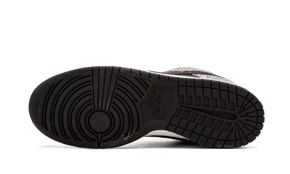 SB Dunk Low Pro "Supreme - Black Cement" 304292 131