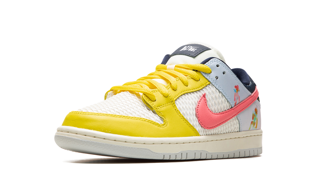 SB Dunk Low "Be True" DX5933 900