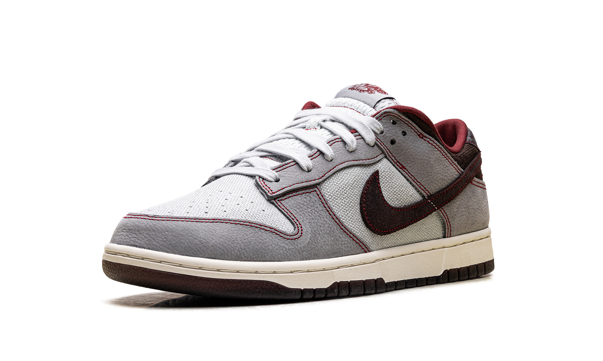 Dunk Low Retro SE "Pure Platinum / Wolf Grey / Team Red / Burgundy Crush" IH1942 001