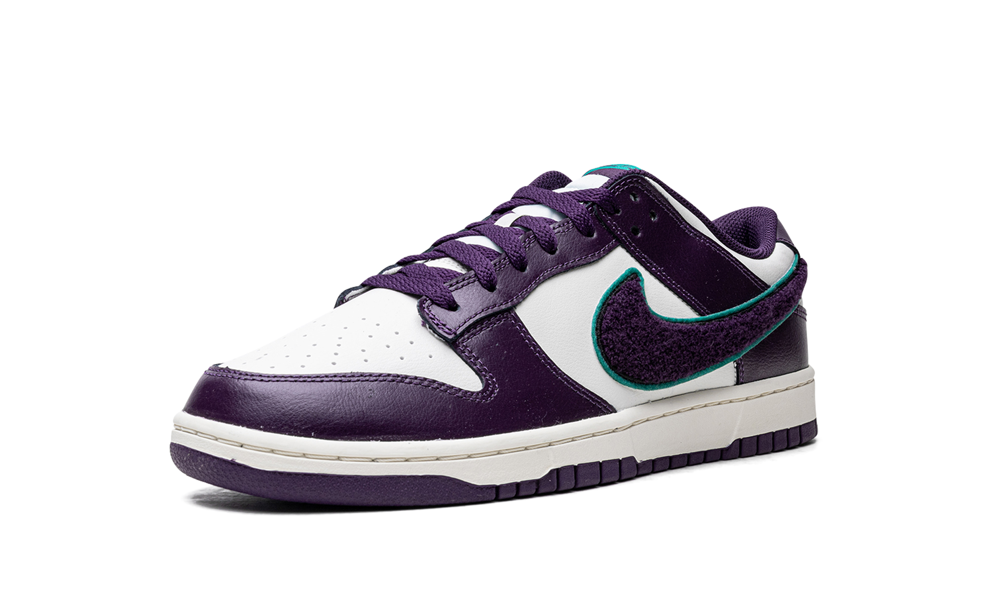 Dunk Low "Chenille Swoosh - Grand Purple" DQ7683 100