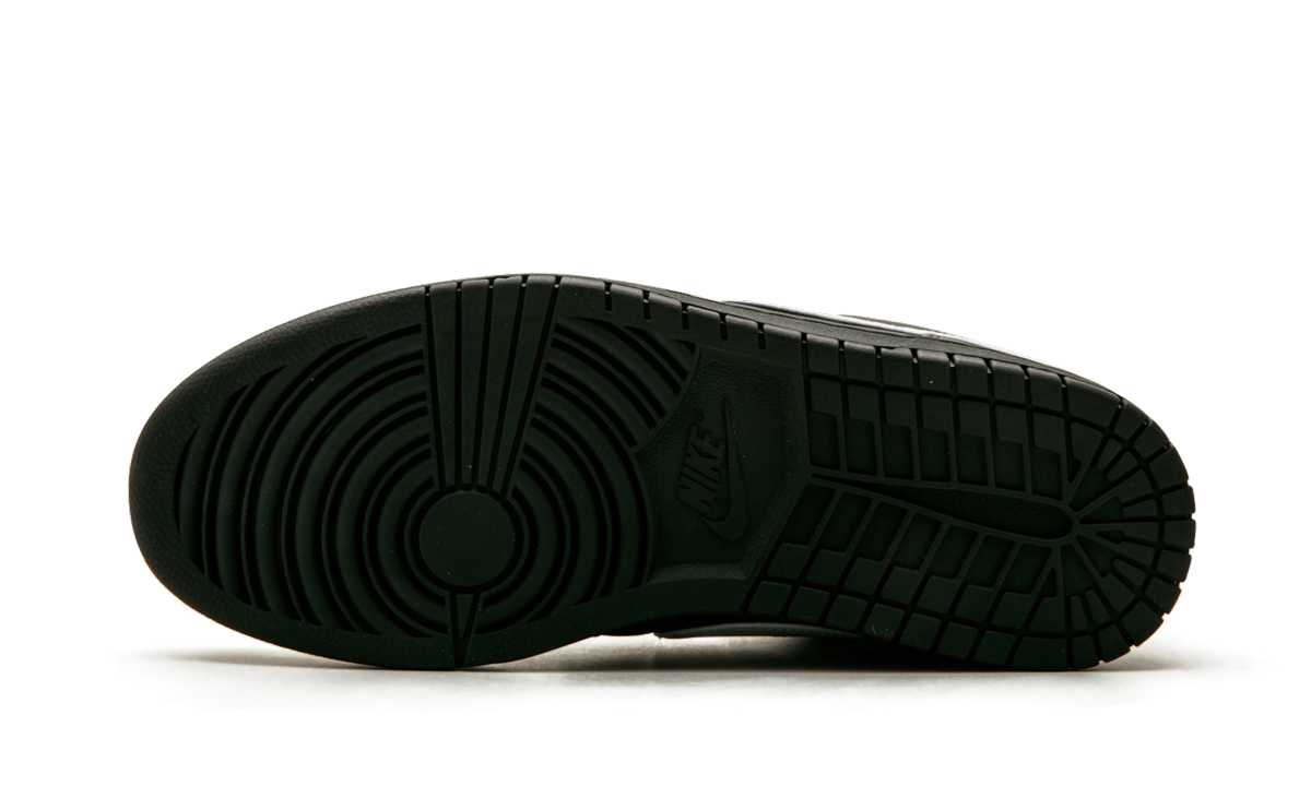 Dunk Lux Chukka / RT "Riccardo Tisci" 910088 001