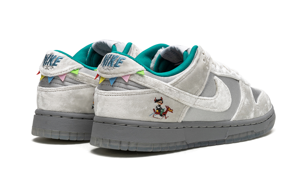 DUNK LOW WMNS "Ice" DO2326 001