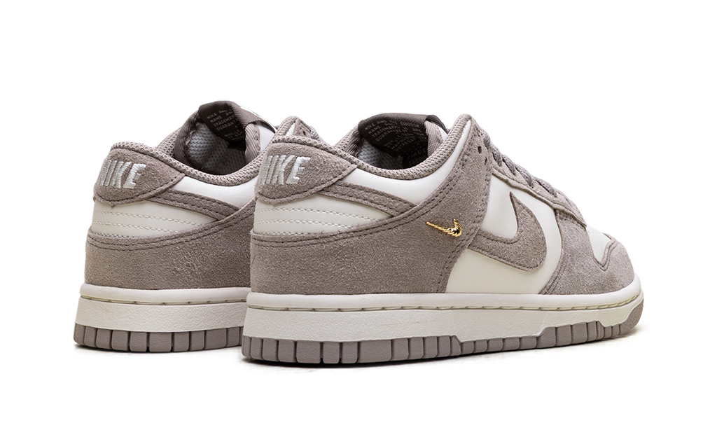 Dunk Low WMNS "Malt Gold Mini Swoosh" IB4417 105