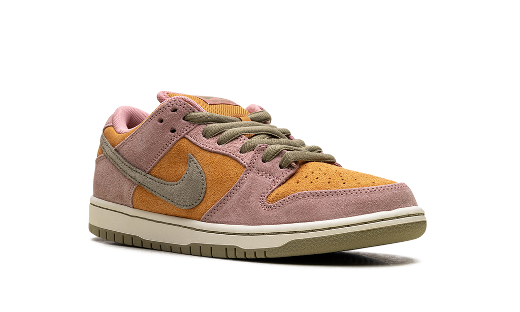 SB Dunk Low "Red Stardust" HJ4135 600