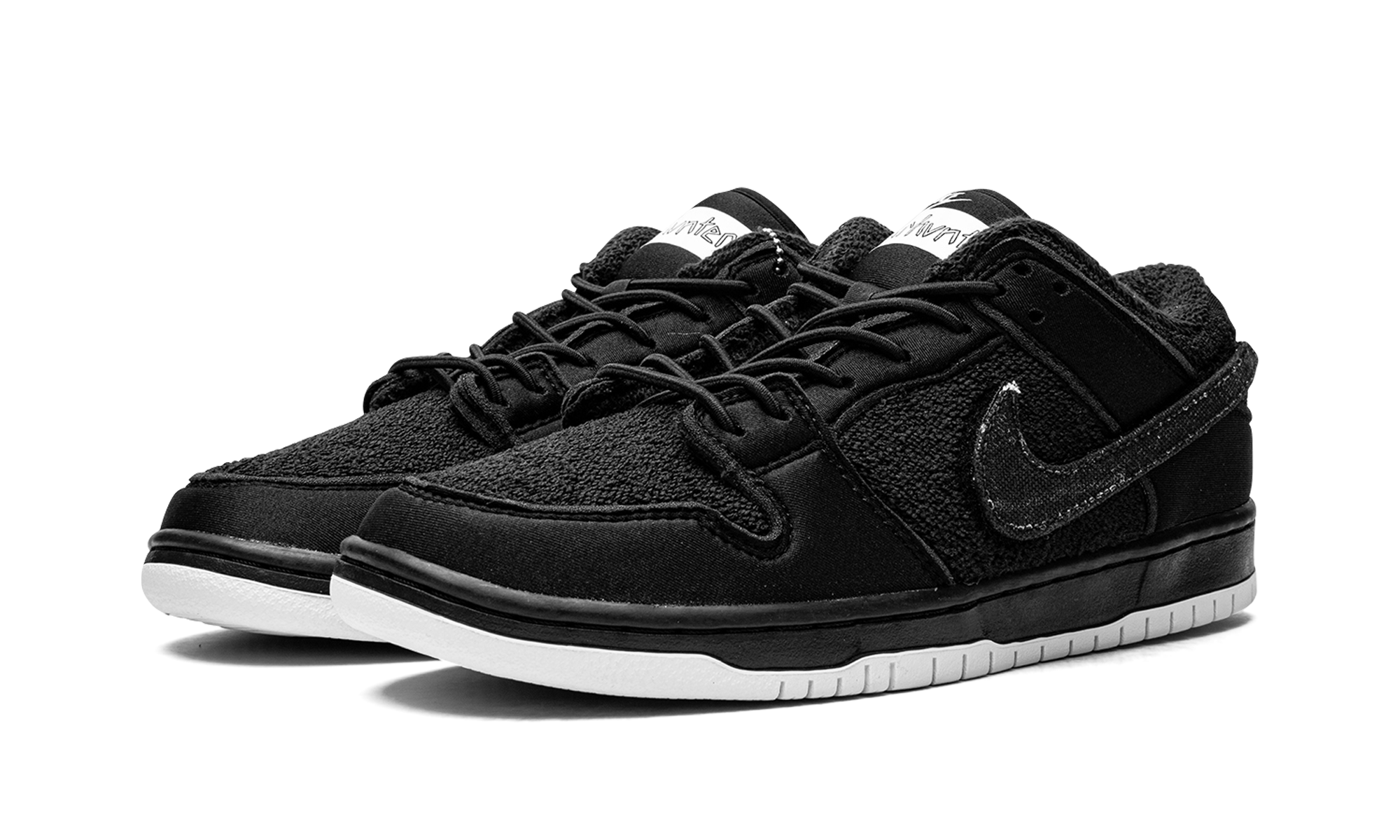SB Dunk Low "Gnarhunters" DH7756 010