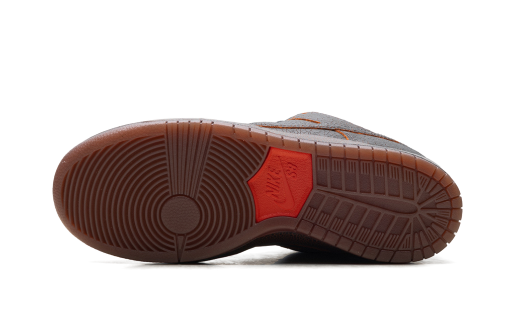 Dunk SB Low "Krampus" HV1668 001
