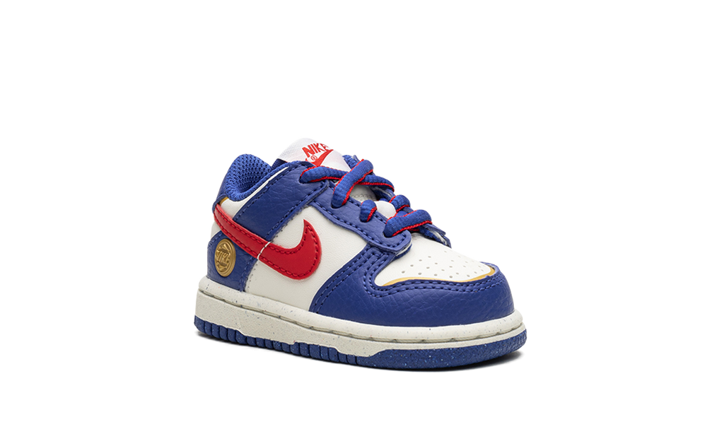 Dunk Low "Superhero" FD0675 400