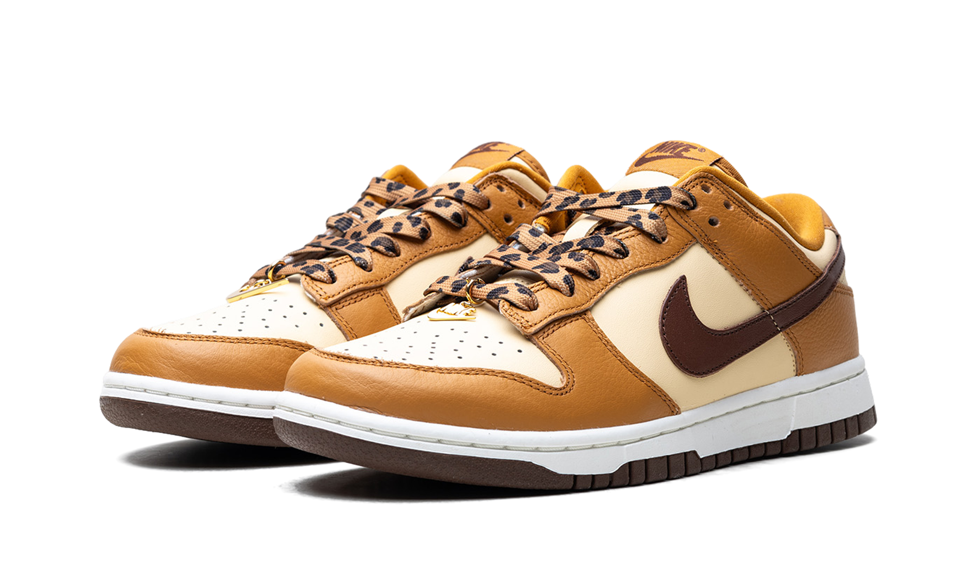 Dunk Low SE WMNS "Cherry Charms - Desert Ochre" HQ7487 700