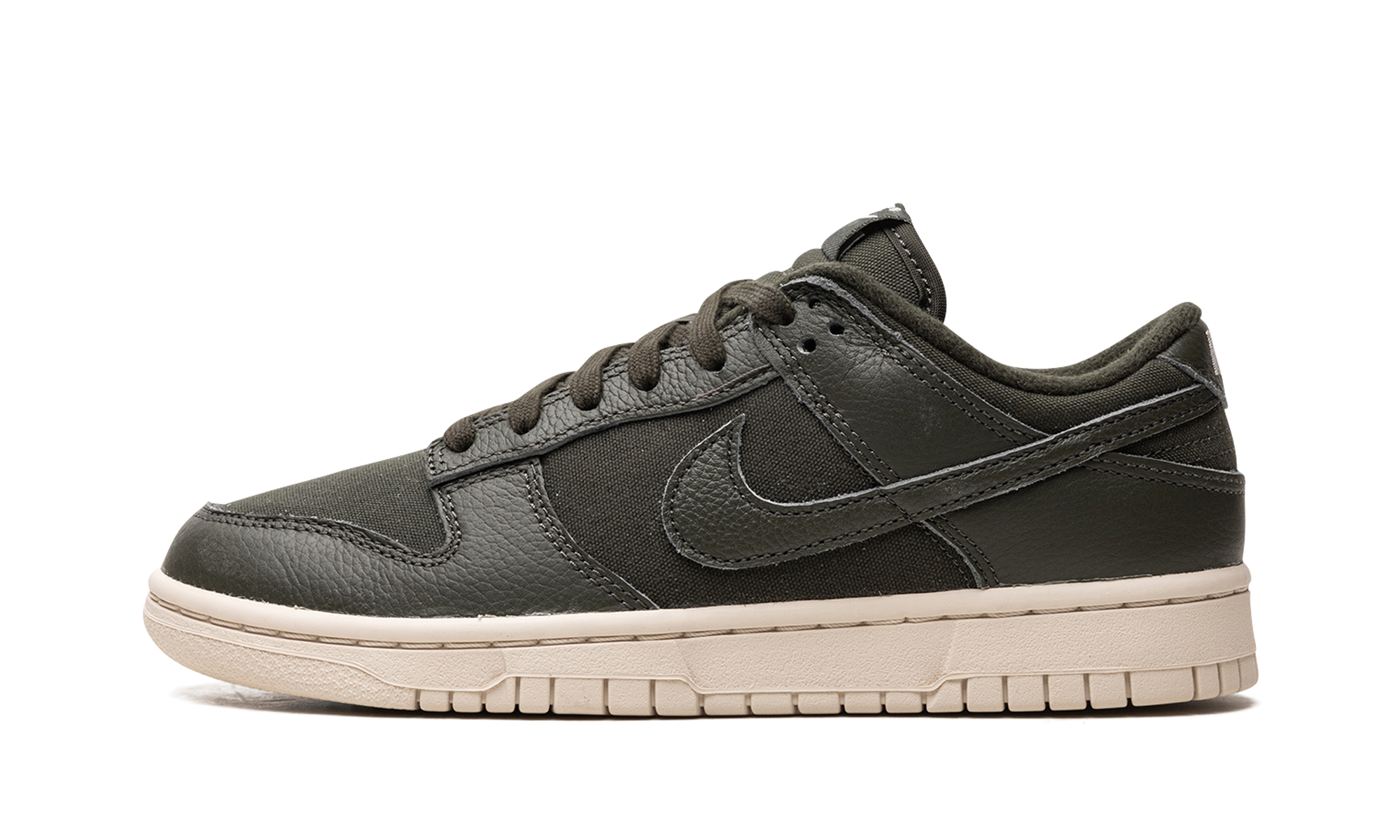 Dunk Low PRM "Sequoia" DZ2538 300
