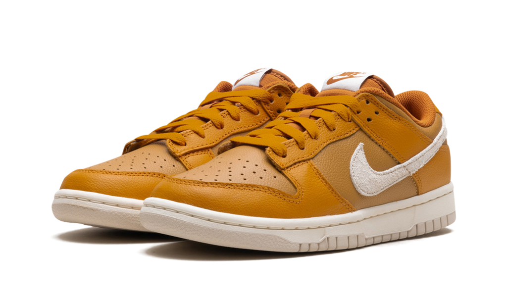 Dunk Low "Monarch" HJ9121 815