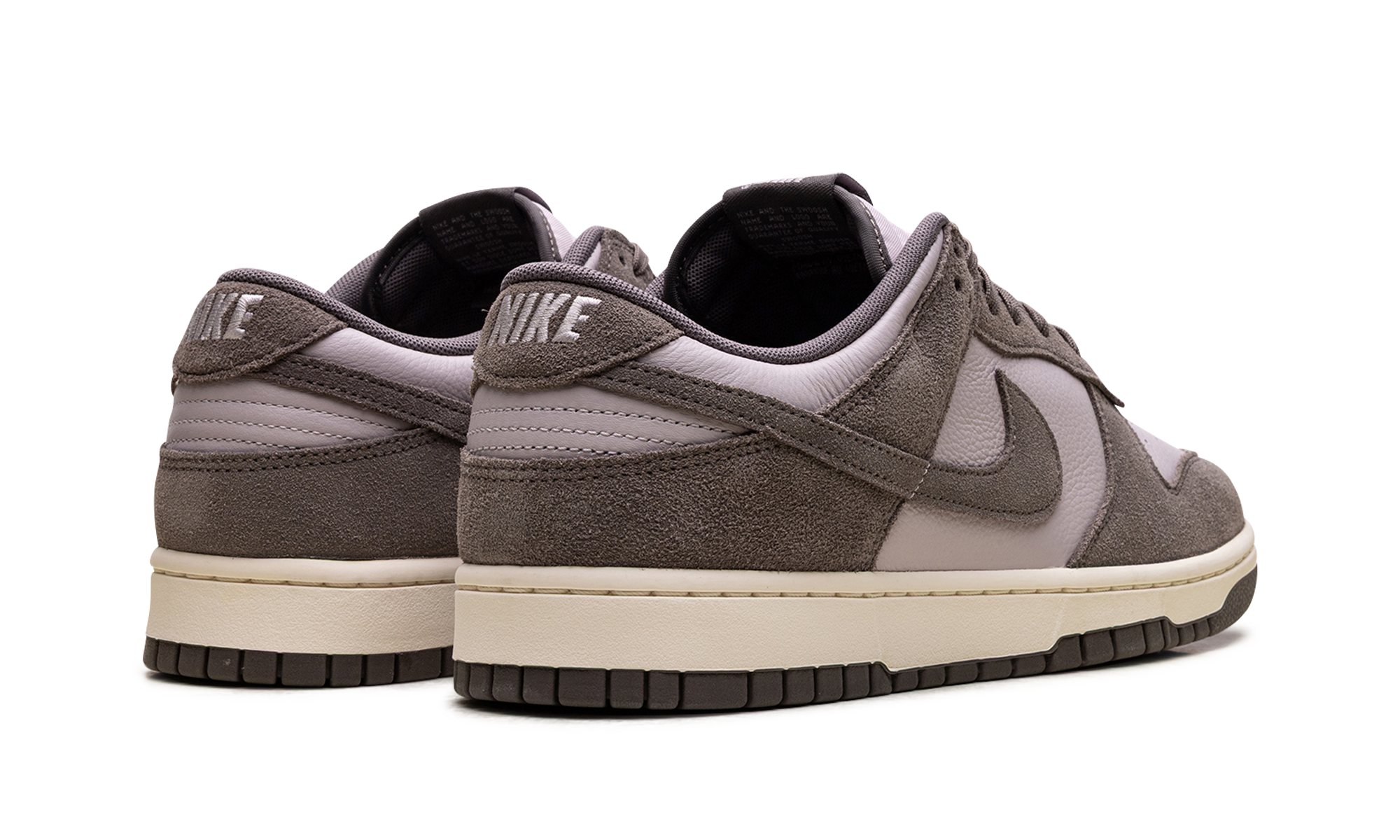 Dunk Low SE "Platinum Violet" FQ8249 001