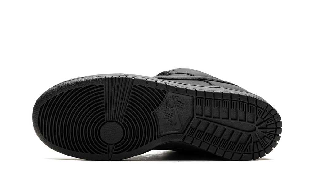 SB Dunk "Triple Black" FJ1674 001