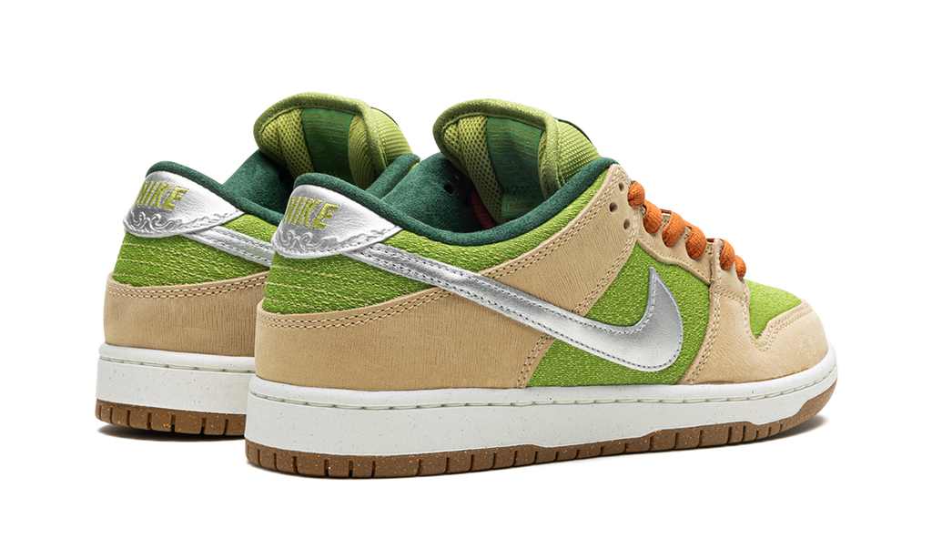 SB Dunk Low "Escargot" FQ7585 200