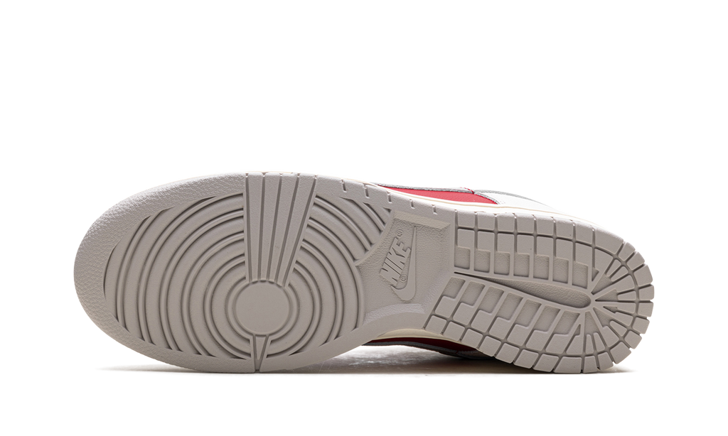 Dunk Low "Ultraman" HJ9093 030