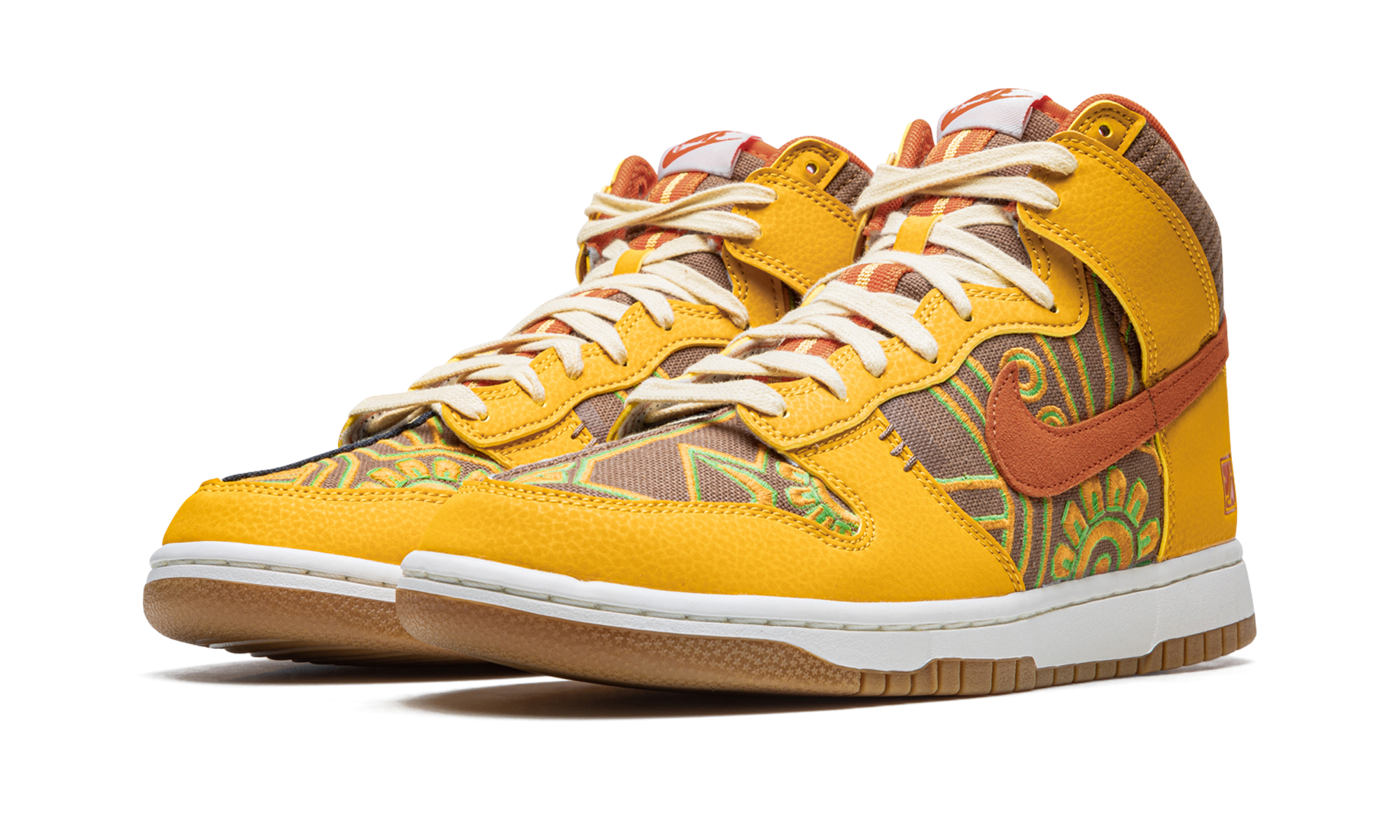 Dunk High "Somos Familia" DZ5354 045