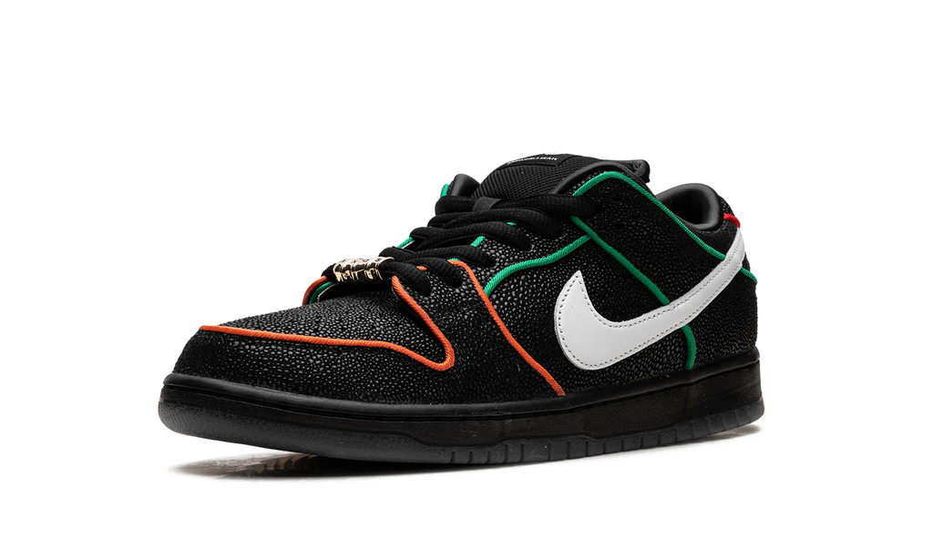 SB Dunk Low "Bronx Girls Skate" HV1664 001