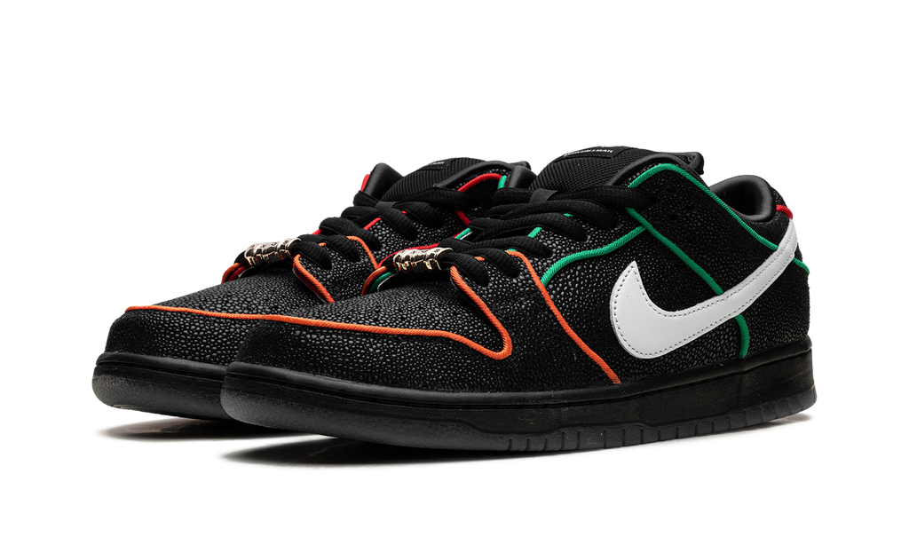 SB Dunk Low "Bronx Girls Skate" HV1664 001