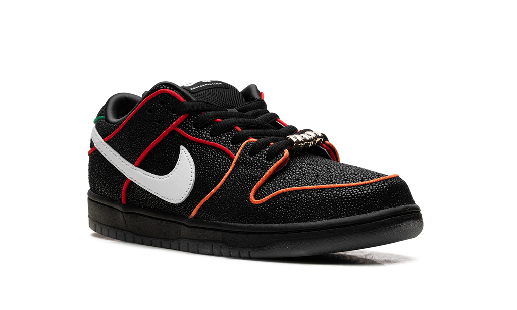 SB Dunk Low "Bronx Girls Skate" HV1664 001