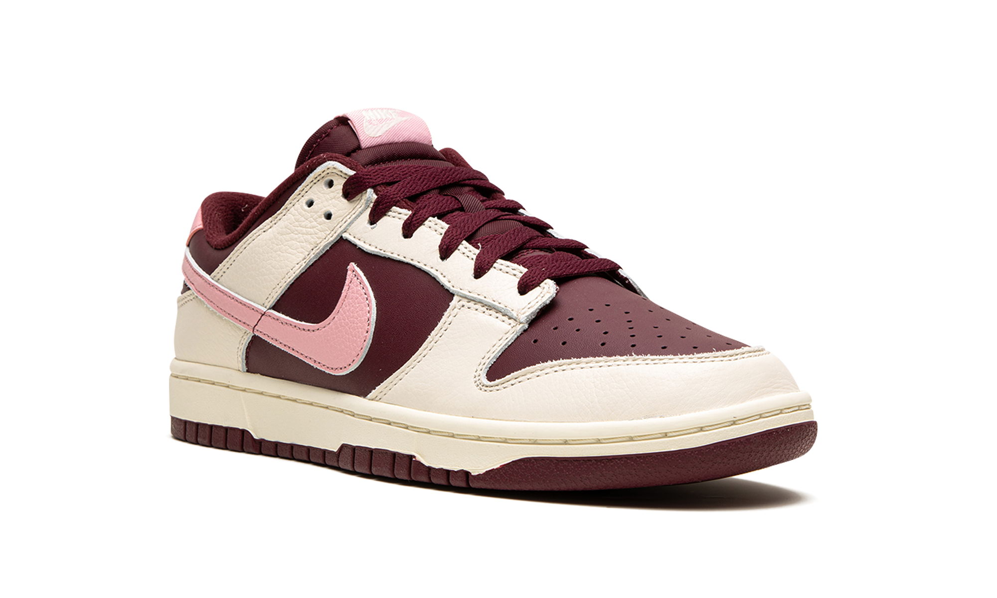 Dunk Low Retro PRM "Valentine's Day 2023" DR9705 100
