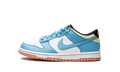 DUNK LOW SE KYR (GS) "Kyrie Irving - Baltic Blue" DN4179 400