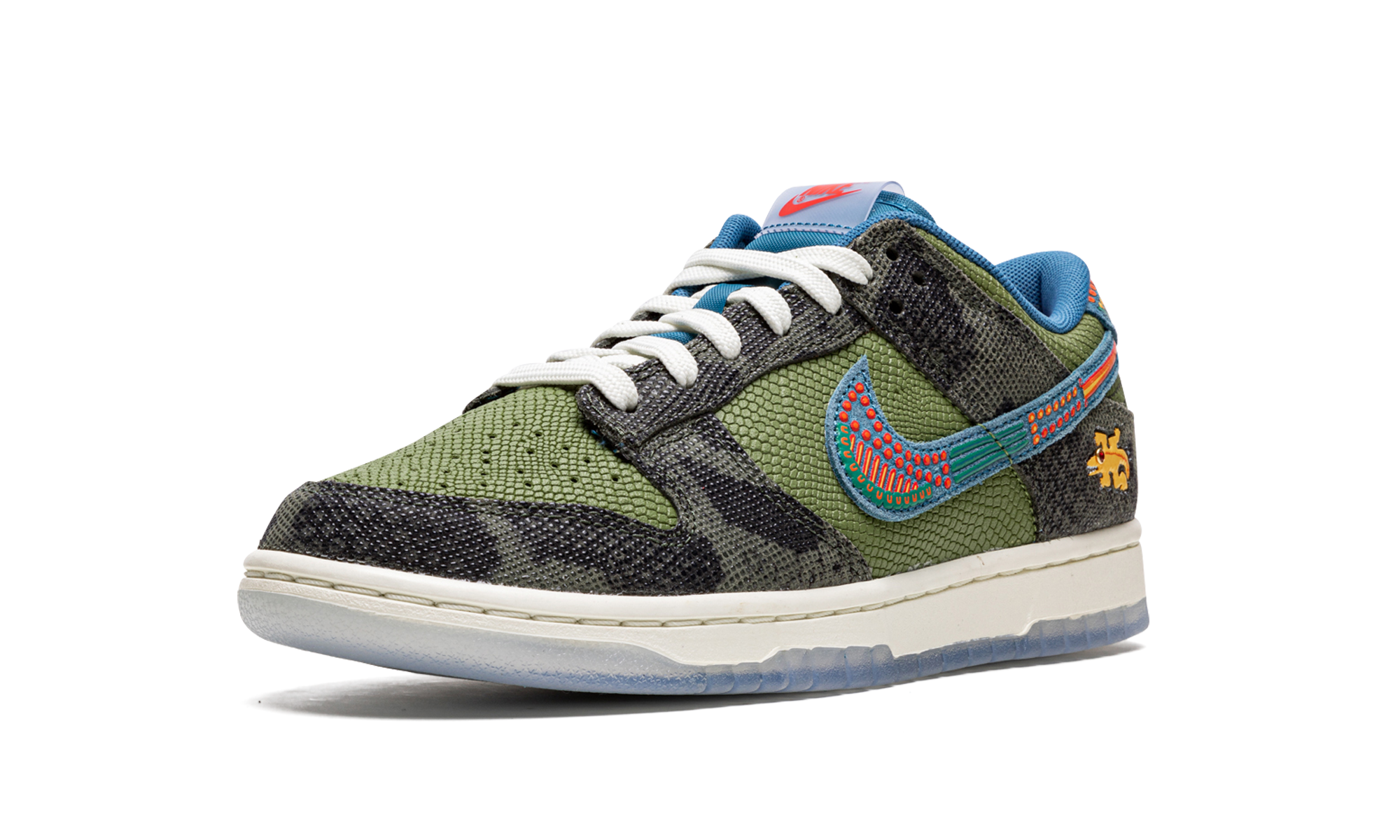 Dunk Low "SiEMPRE Familia" DO2160 335
